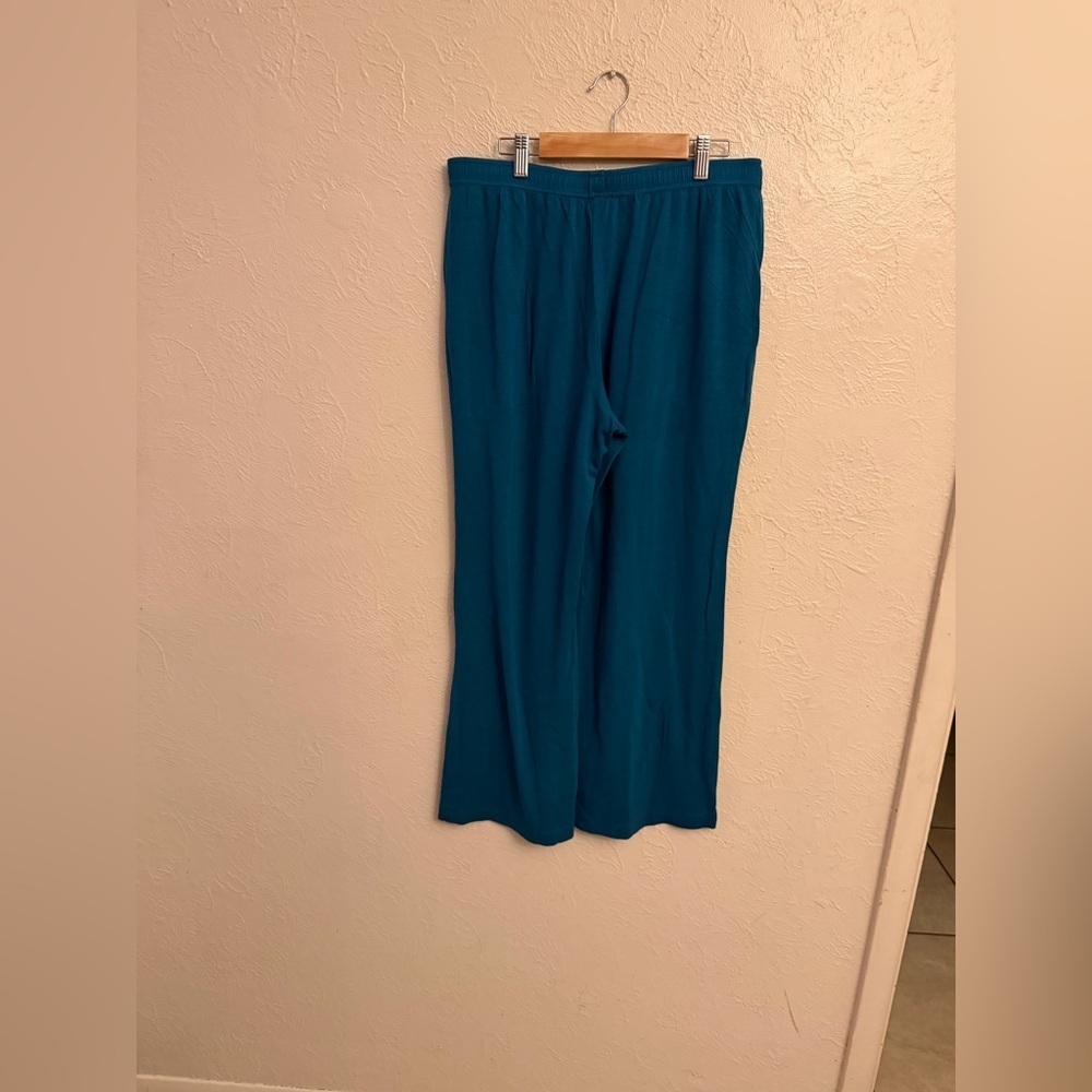 St. John Spa Zip Sweater cardigan & matching pants Stretch Jersey Knit - Picture 9 of 16